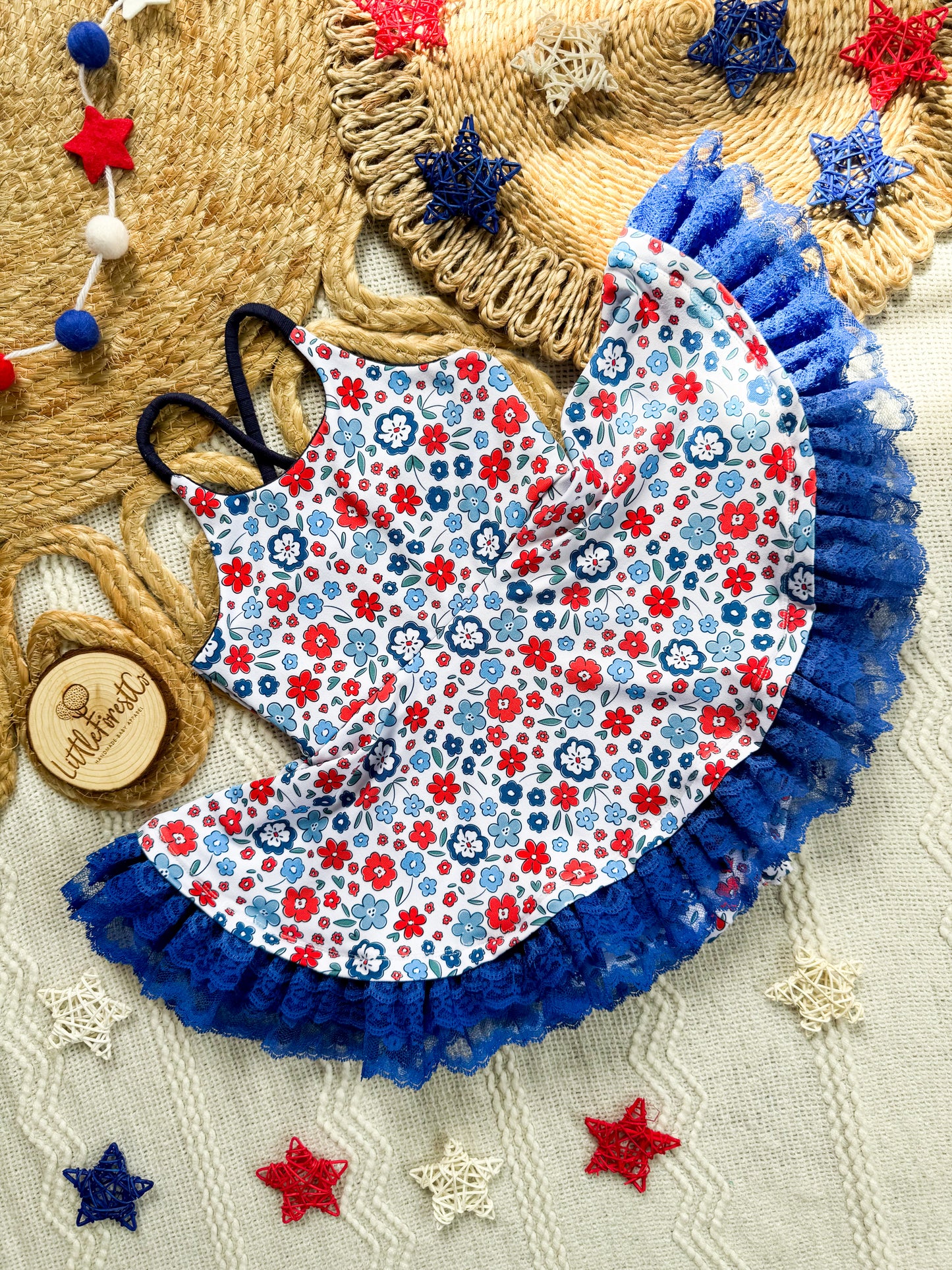 Red, White & Bloom Brielle Leo + Trim