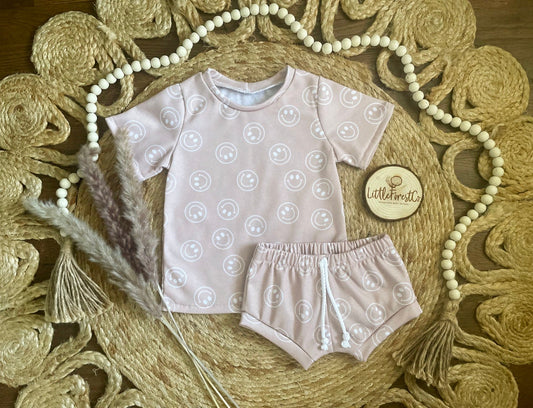 Neutral Smiley Shorties & Basic Tee | Neutral Boy Outfit | Boy Spring Outfit | Boy Summer Outfit | Unisex Shorties | Unisex Bummies